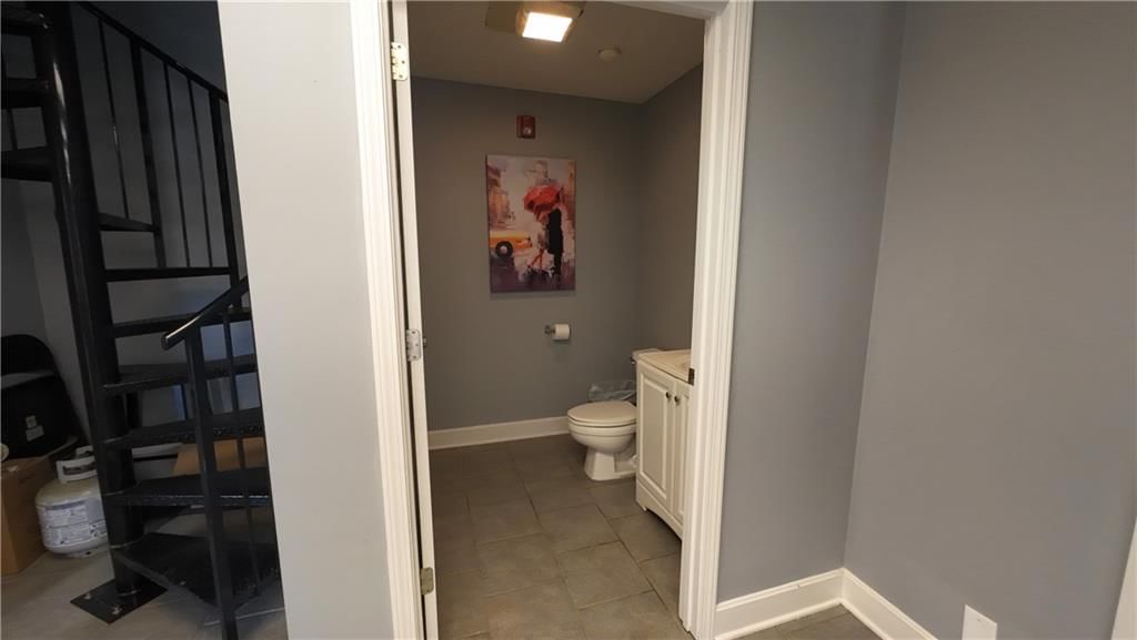 701 Squire Court — photo 16