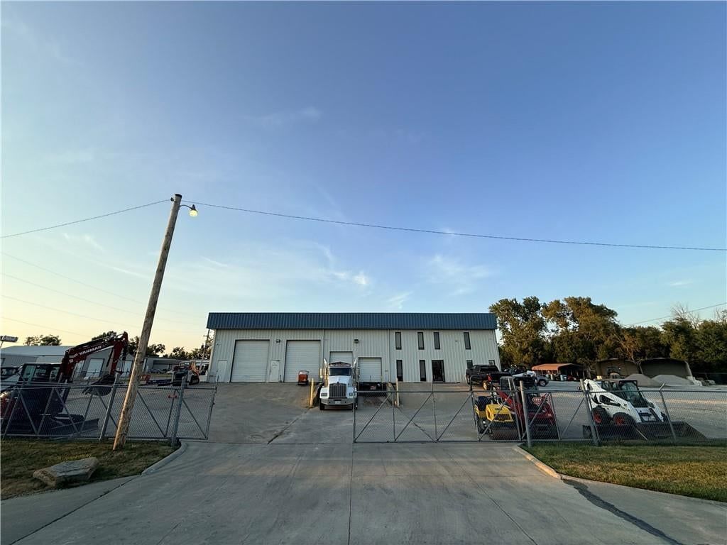 701 Squire Court — photo 35