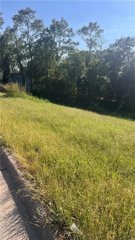5014 NW Strathbury Drive — photo 3