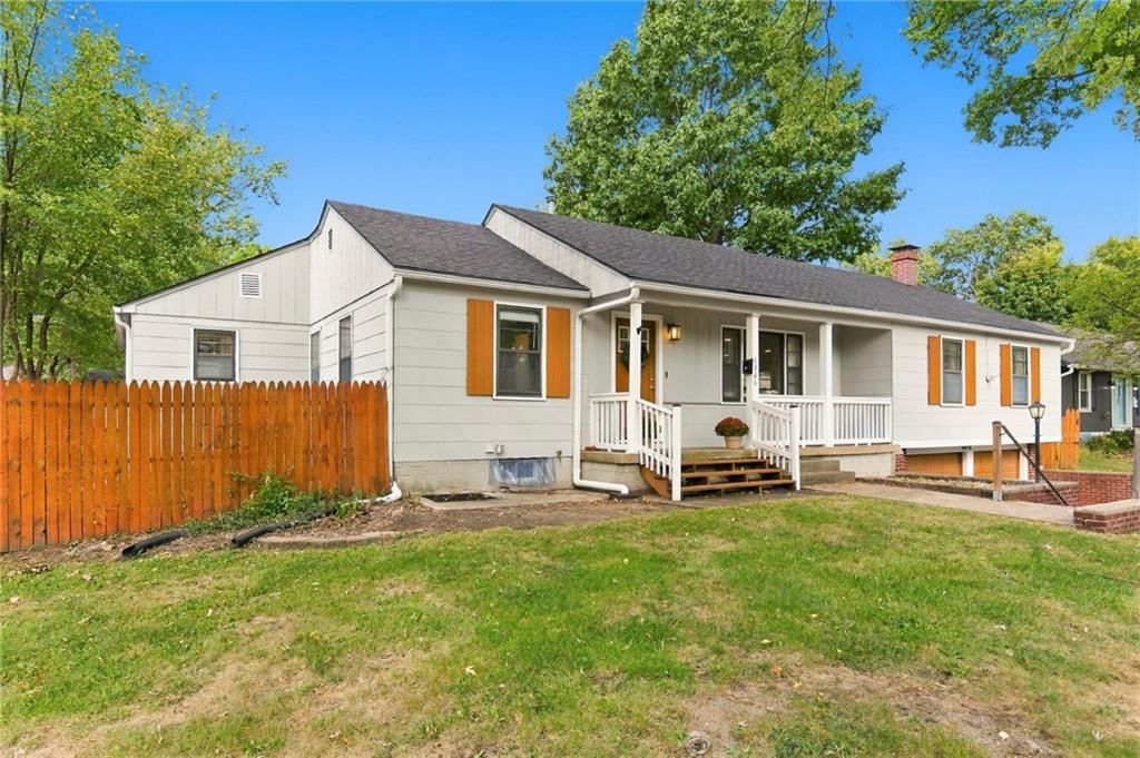 6946 Horton Street, Overland Park, KS: listing photo 3