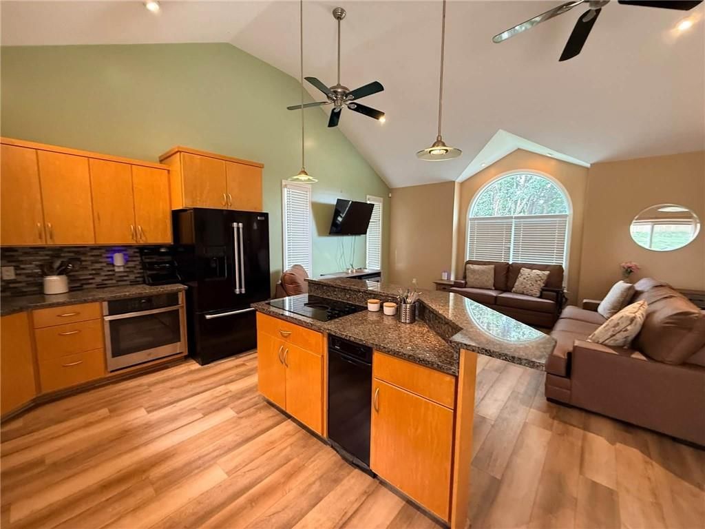 5215 Douglas Avenue — photo 4