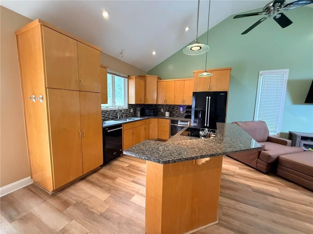 5215 Douglas Avenue — photo 6