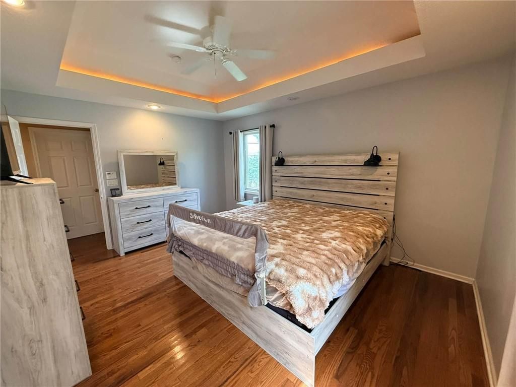 5215 Douglas Avenue — photo 12