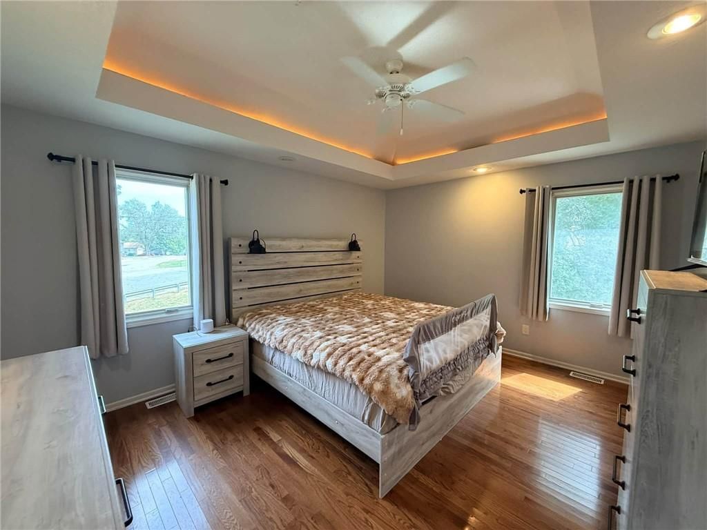 5215 Douglas Avenue — photo 13