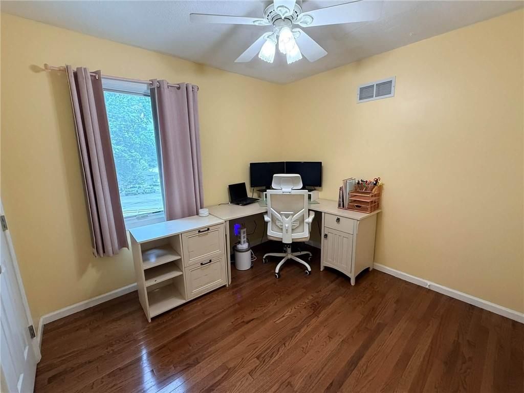 5215 Douglas Avenue — photo 15