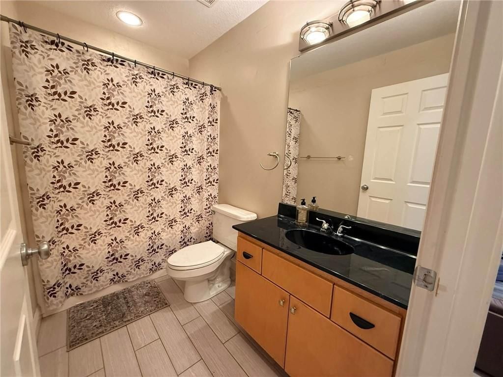 5215 Douglas Avenue — photo 17