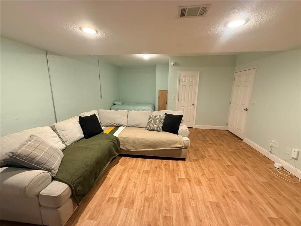 5215 Douglas Avenue — photo 19