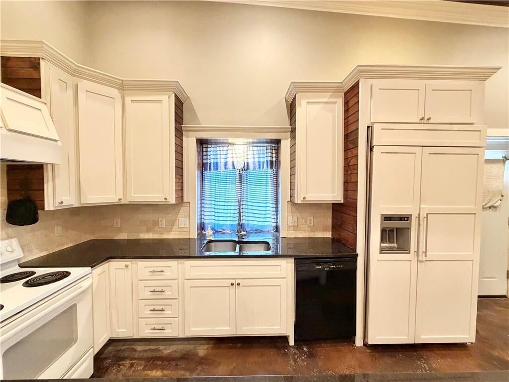 207 N Lyon Street — photo 7
