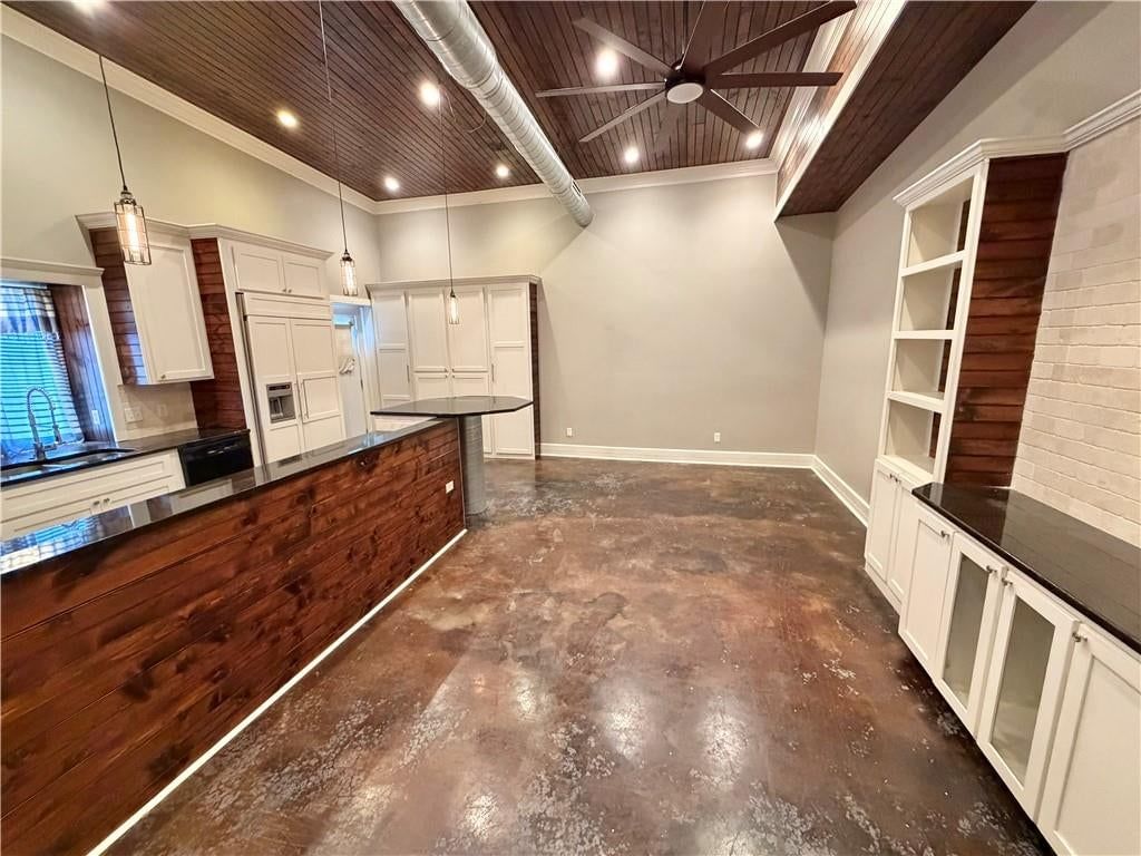 207 N Lyon Street — photo 9