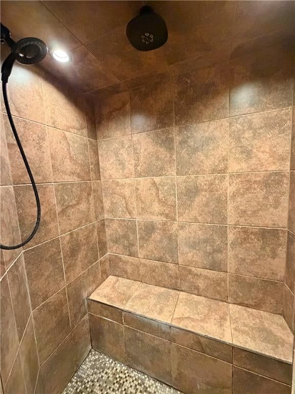 207 N Lyon Street — photo 15