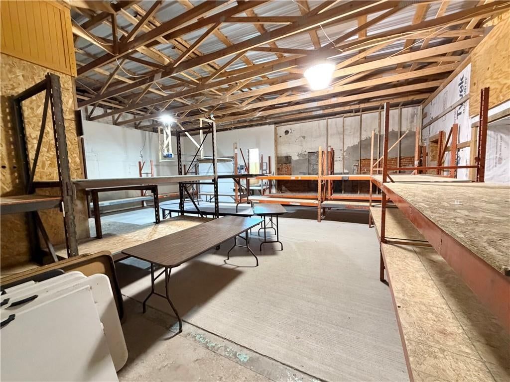 207 N Lyon Street — photo 17