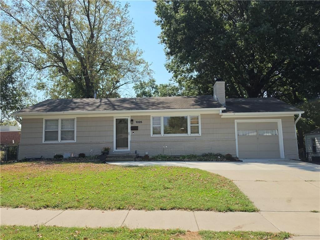 1025 E Elm Street, Olathe, KS