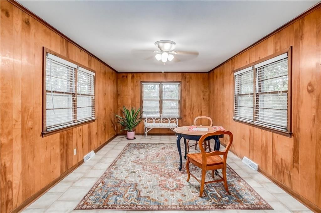 Photo 11 of 32 - 1025 E Elm Street, Olathe, KS 66061