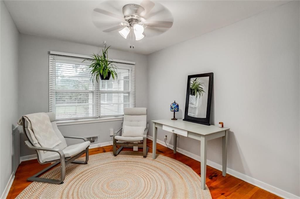 Photo 13 of 32 - 1025 E Elm Street, Olathe, KS 66061