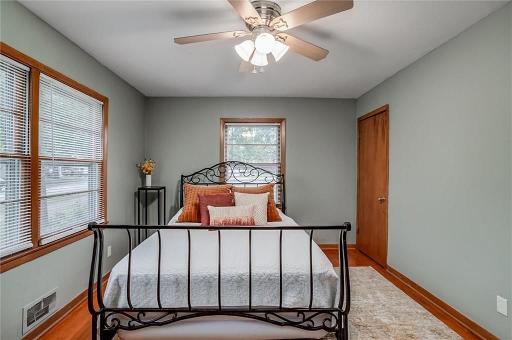 Photo 18 of 32 - 1025 E Elm Street, Olathe, KS 66061