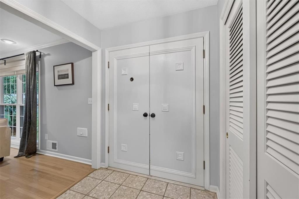 201 W 109th Terrace — photo 3