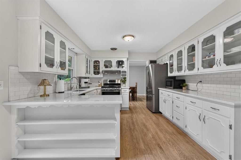 201 W 109th Terrace — photo 10