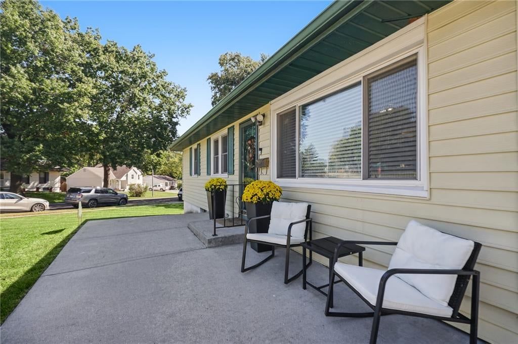 3900 S Delaware Avenue, Independence, MO: listing photo 3