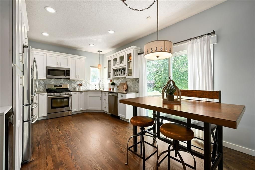 15736 S Locust Street — photo 8