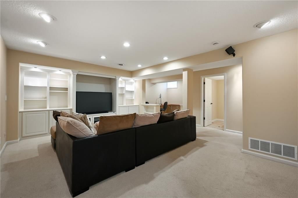 15736 S Locust Street — photo 25
