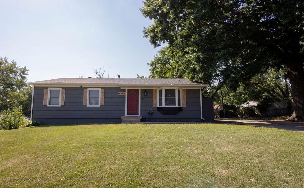 8347 Elizabeth Avenue — photo 1