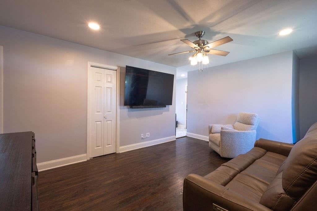 8347 Elizabeth Avenue — photo 10
