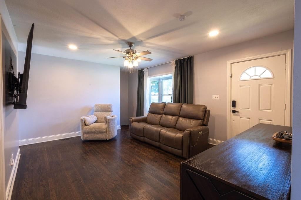 8347 Elizabeth Avenue — photo 11