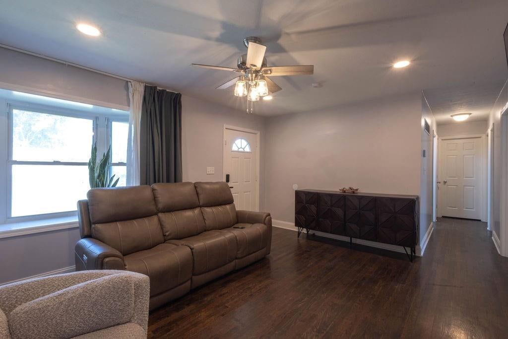 8347 Elizabeth Avenue — photo 19