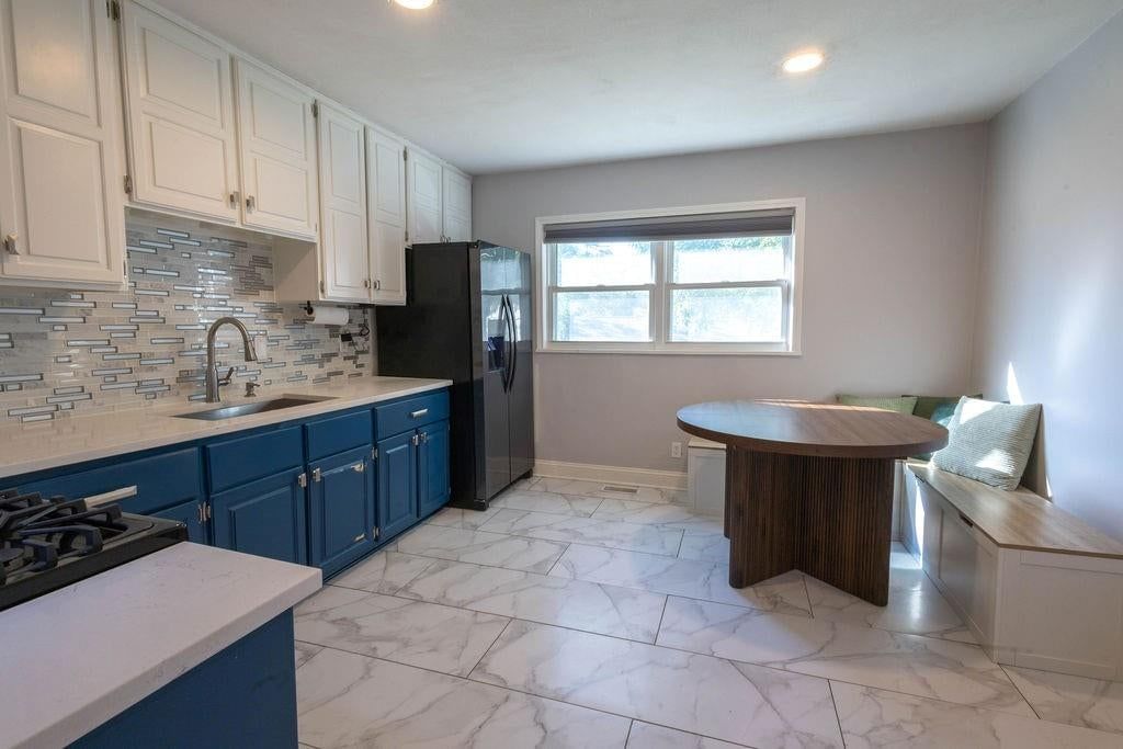 8347 Elizabeth Avenue — photo 23