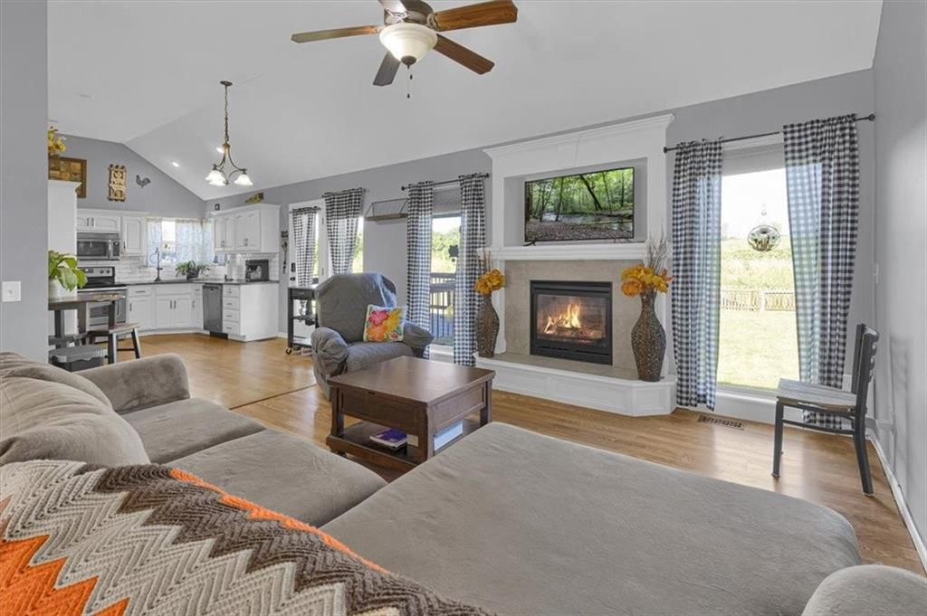 908 N Birch Street — photo 14