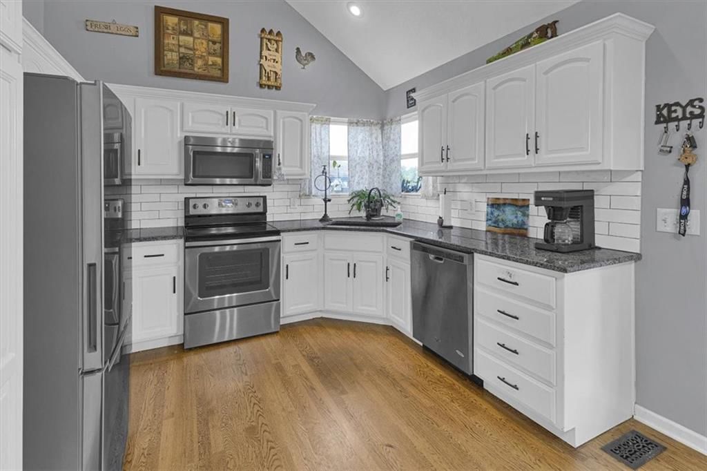 908 N Birch Street — photo 19