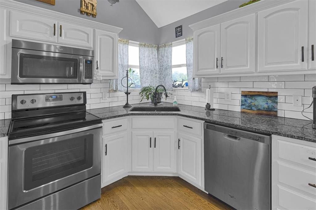 908 N Birch Street — photo 20