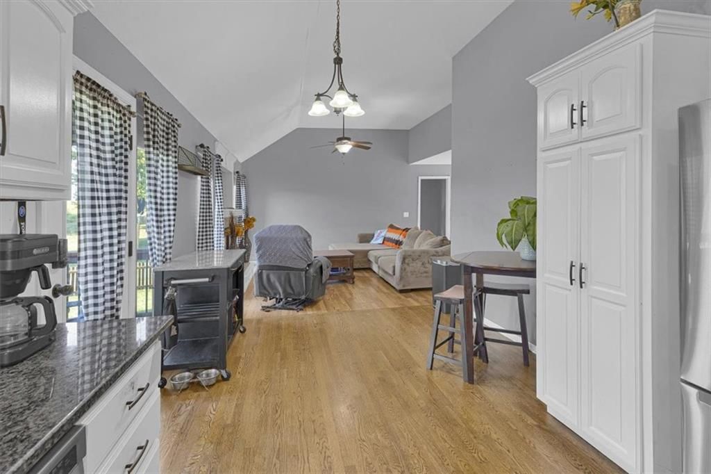 908 N Birch Street — photo 21