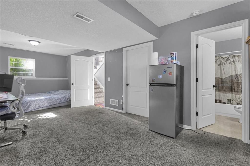 908 N Birch Street — photo 31