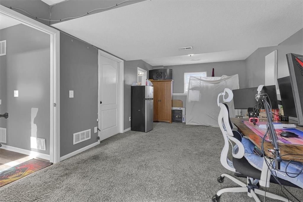 908 N Birch Street — photo 33