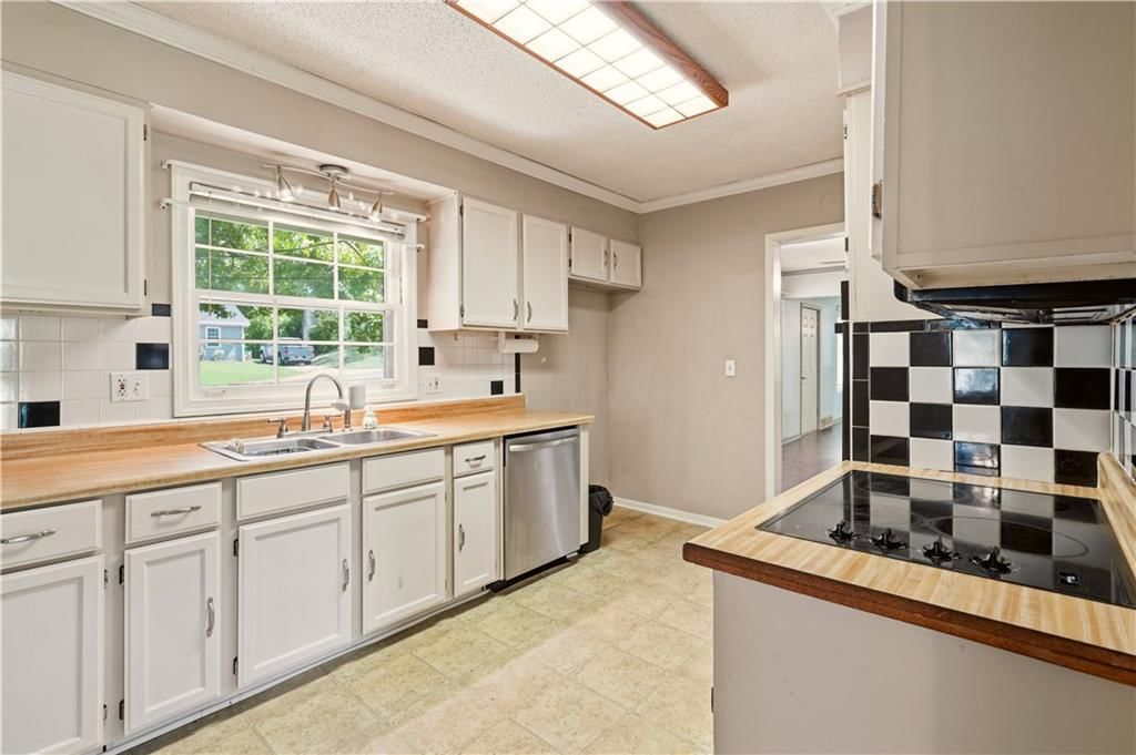 3108 S 47th Street — photo 10