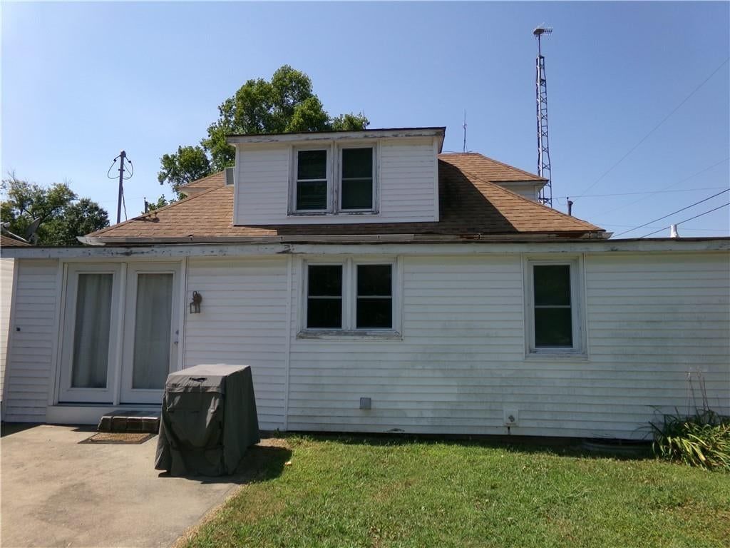 107 N Walnut Street — photo 2