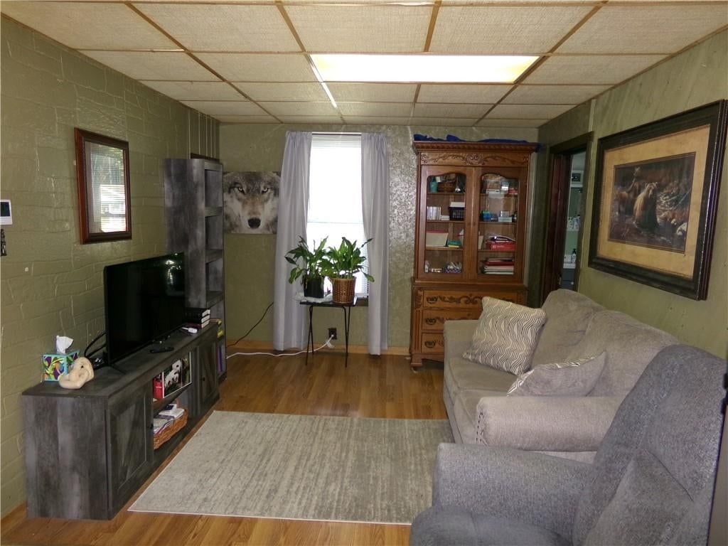 107 N Walnut Street — photo 11