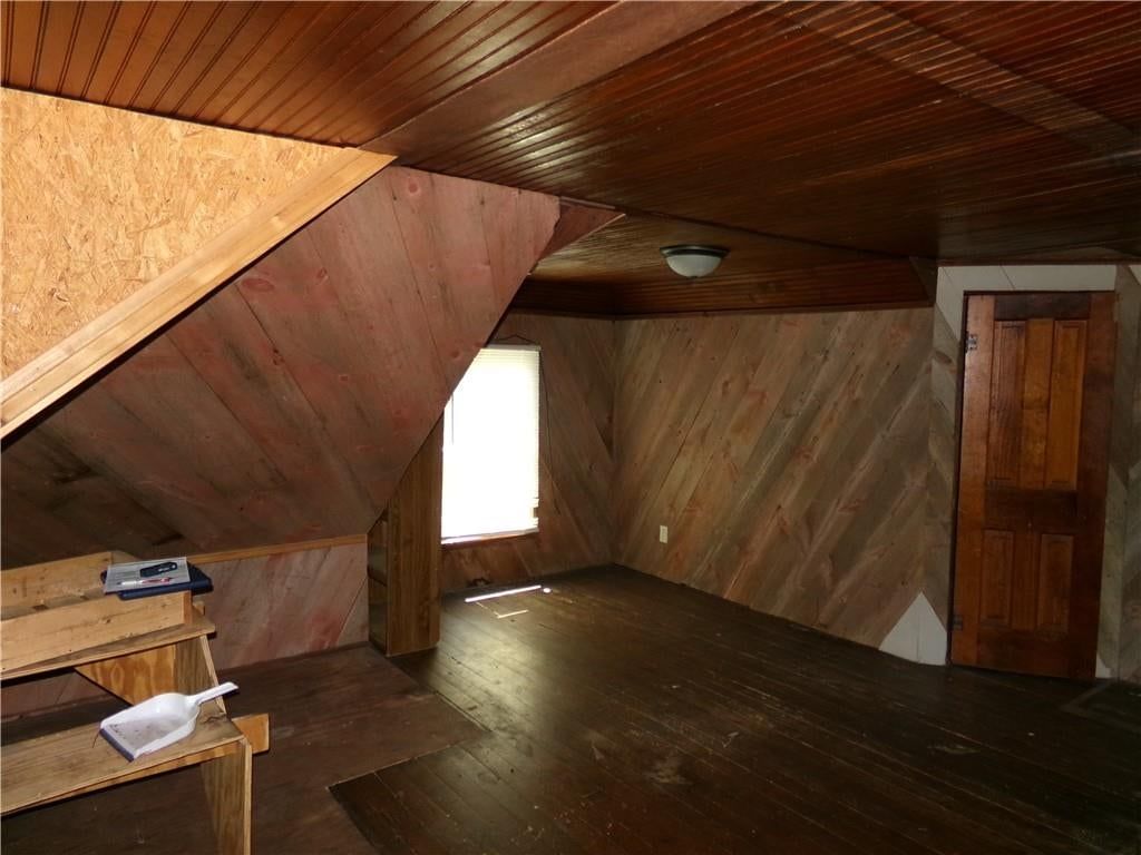 107 N Walnut Street — photo 15