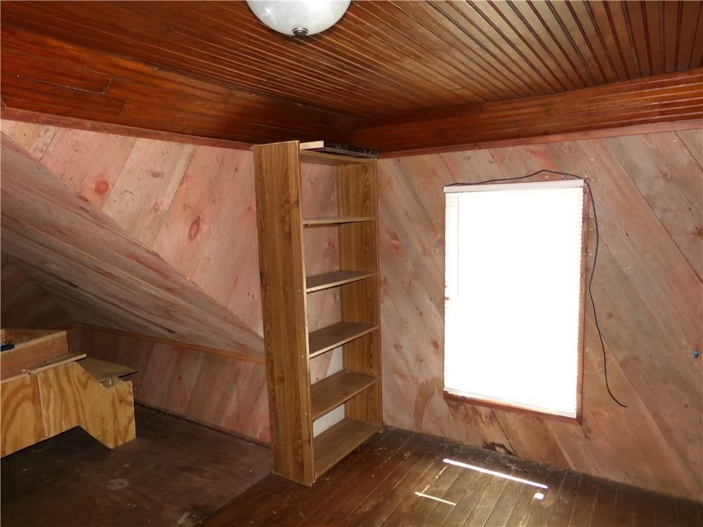 107 N Walnut Street — photo 16