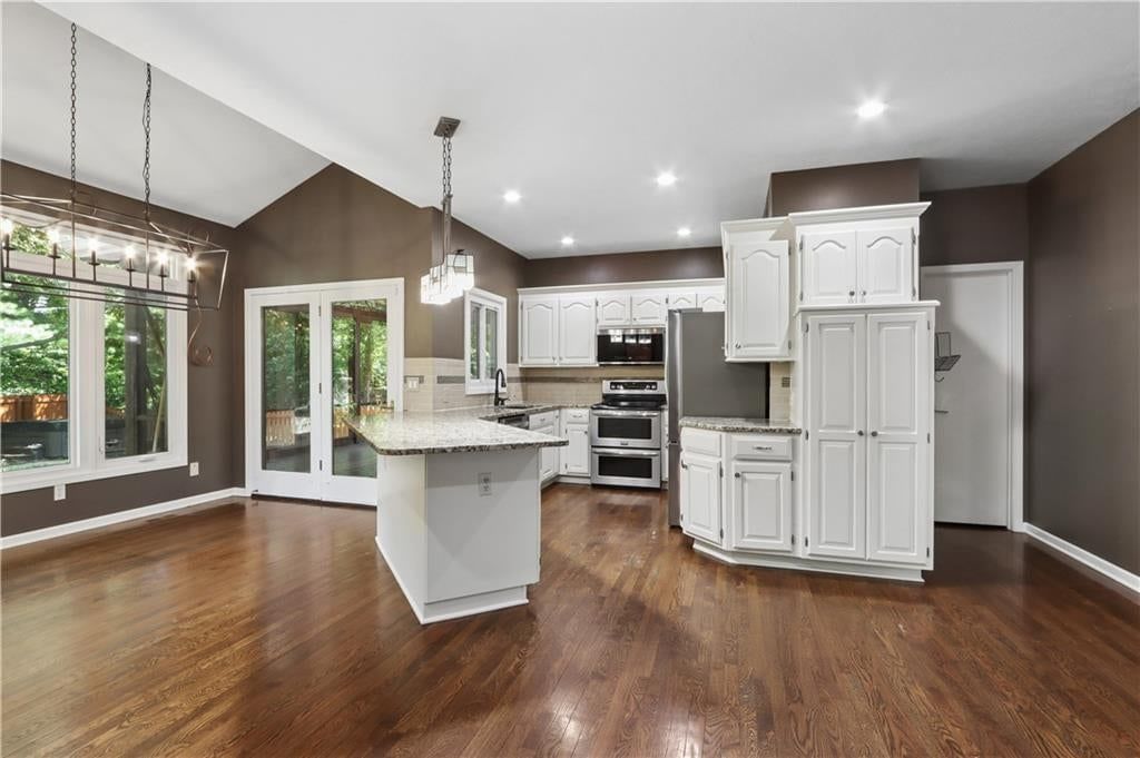 14521 S Greenwood Street — photo 8