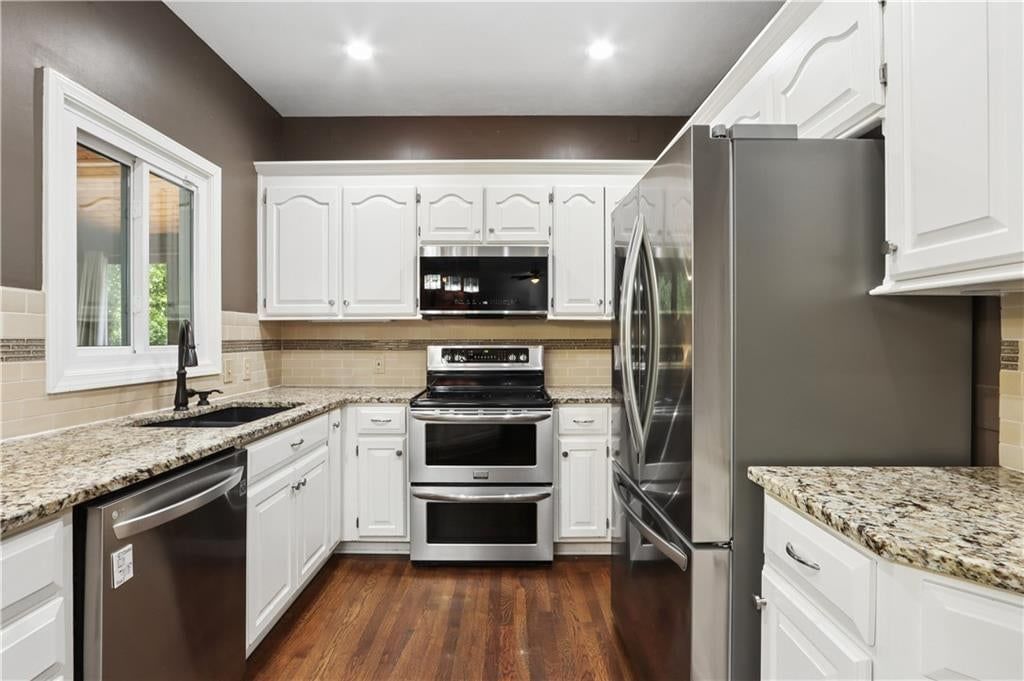 14521 S Greenwood Street — photo 9