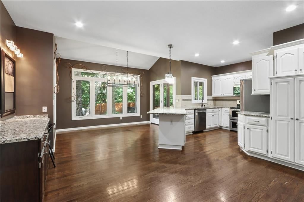 14521 S Greenwood Street — photo 11
