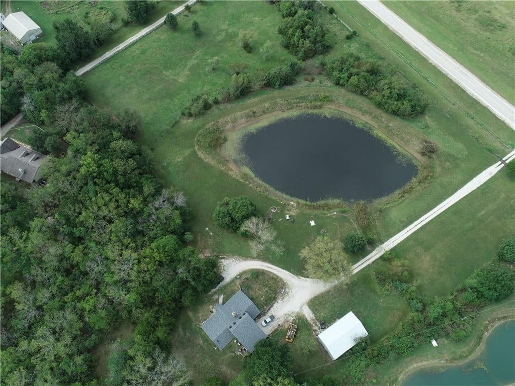Photo 9 of 14 - 24625 Old Kc Road, Paola, KS 66071
