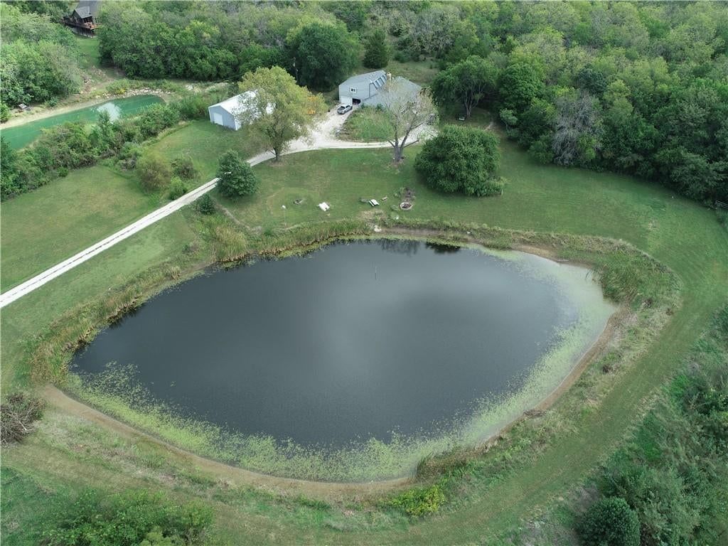 Photo 11 of 14 - 24625 Old Kc Road, Paola, KS 66071