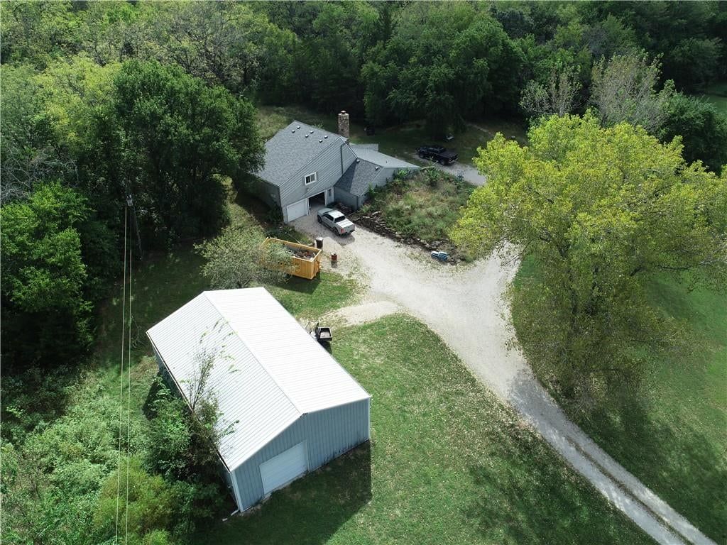 Photo 14 of 14 - 24625 Old Kc Road, Paola, KS 66071