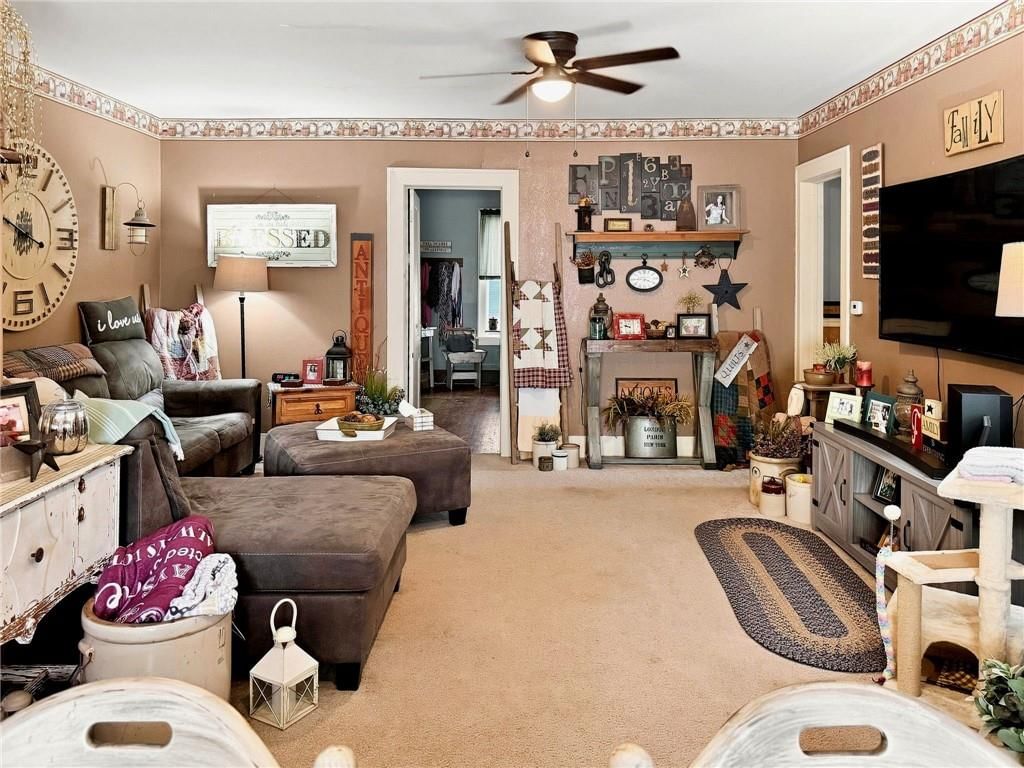 915 Woodward Street — photo 14