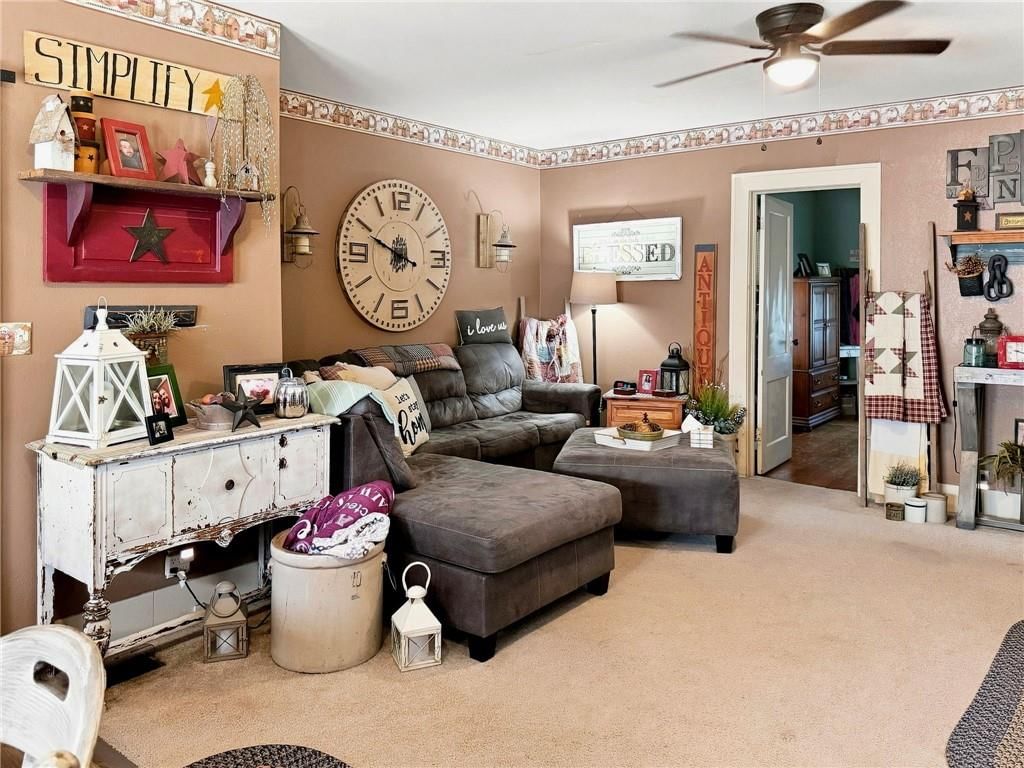 915 Woodward Street — photo 15