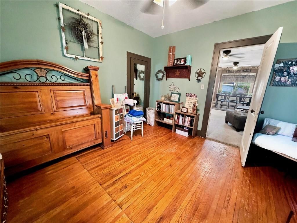 915 Woodward Street — photo 19