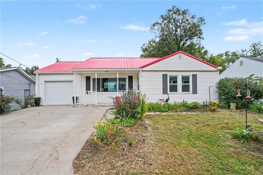 626 Summer Street, Weston, MO: listing photo 2
